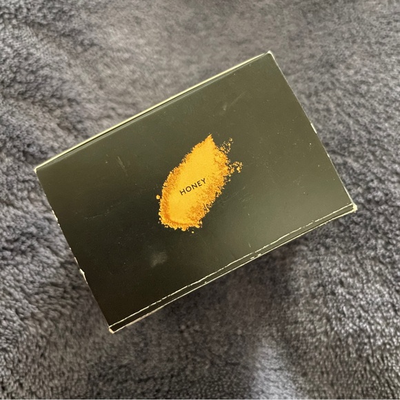 Fenty Beauty Mini Setting Powder in Honey (BNIB) - Picture 3 of 7